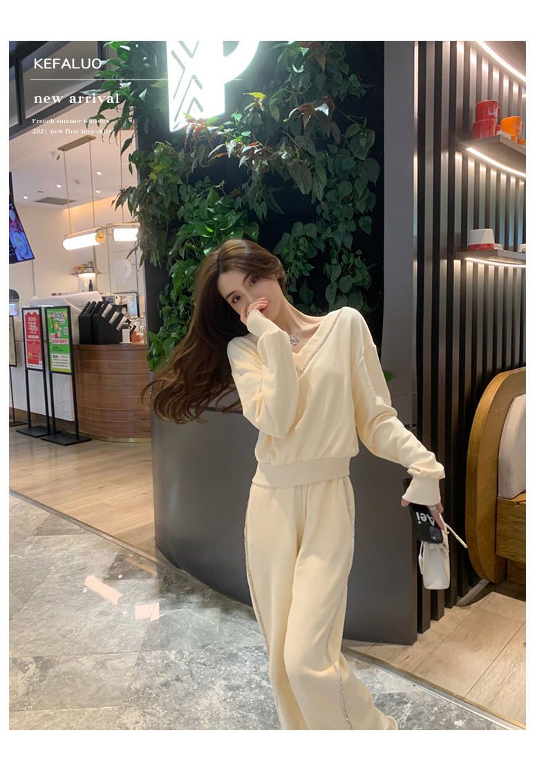 2024 Spring And Autumn New Women's Casual Sports V-Neck Slim Fit Sweatshirt Wide-Leg Pants Two-Piece Set Ins Trend_voghion.com