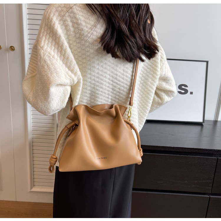 2023 New Hot Selling Premium Feel Bucket Bag Women's Large Capacity Commuter Bag Drawstring Shoulder Bag Underarm Bag_voghion.com