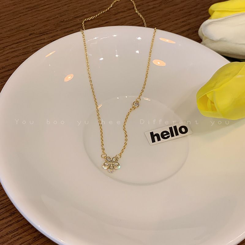 Collier en zircon à fleurs pour femmes, design de niche, chaîne de clavicule douce, collier avancé 2024, nouveaux accessoires tendance en gros_voghion.com