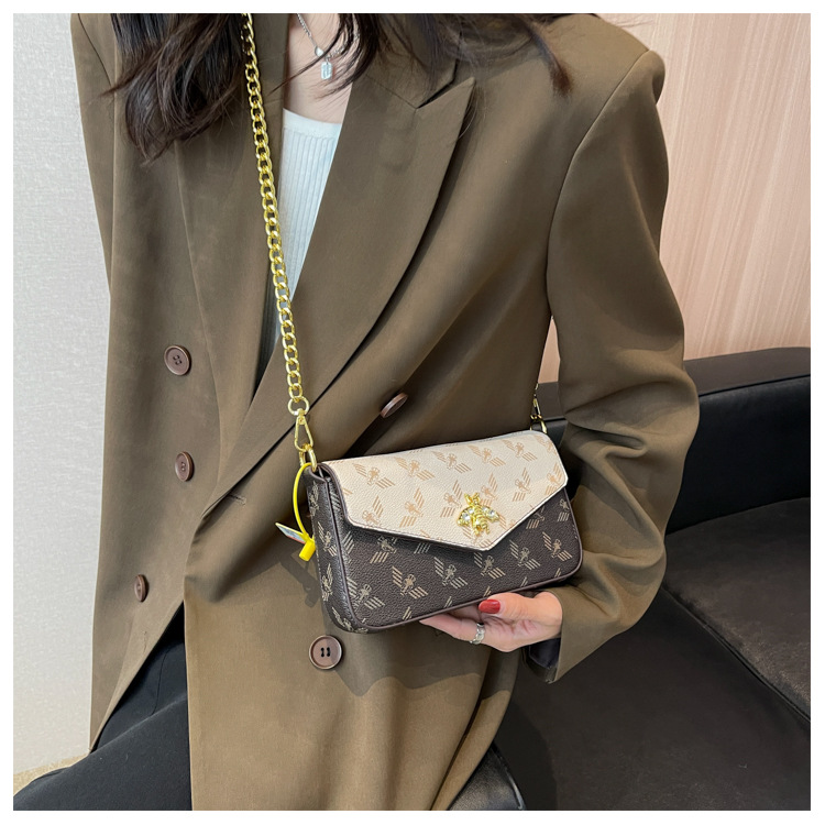 2023 nuova catena di moda singola spalla obliqua straddle piccola borsa versatile borsa a busta retrò piccola borsa quadrata marea_voghion.com