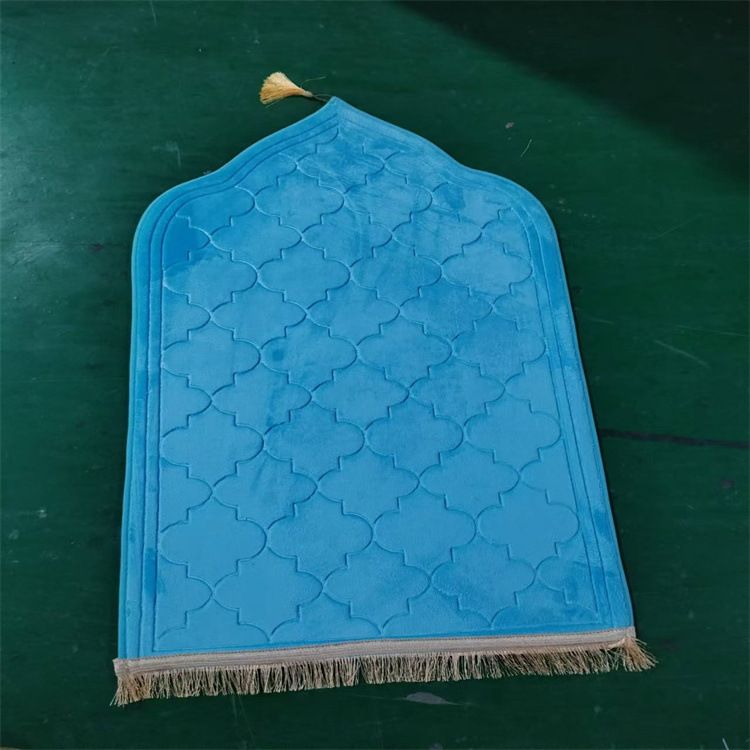 Islamic Prayer Rug Mat For Muslim Worship Flannel Prayer Mat With Tassel Embossed Dirt Resistant And Easy To Care Mat Source_voghion.com