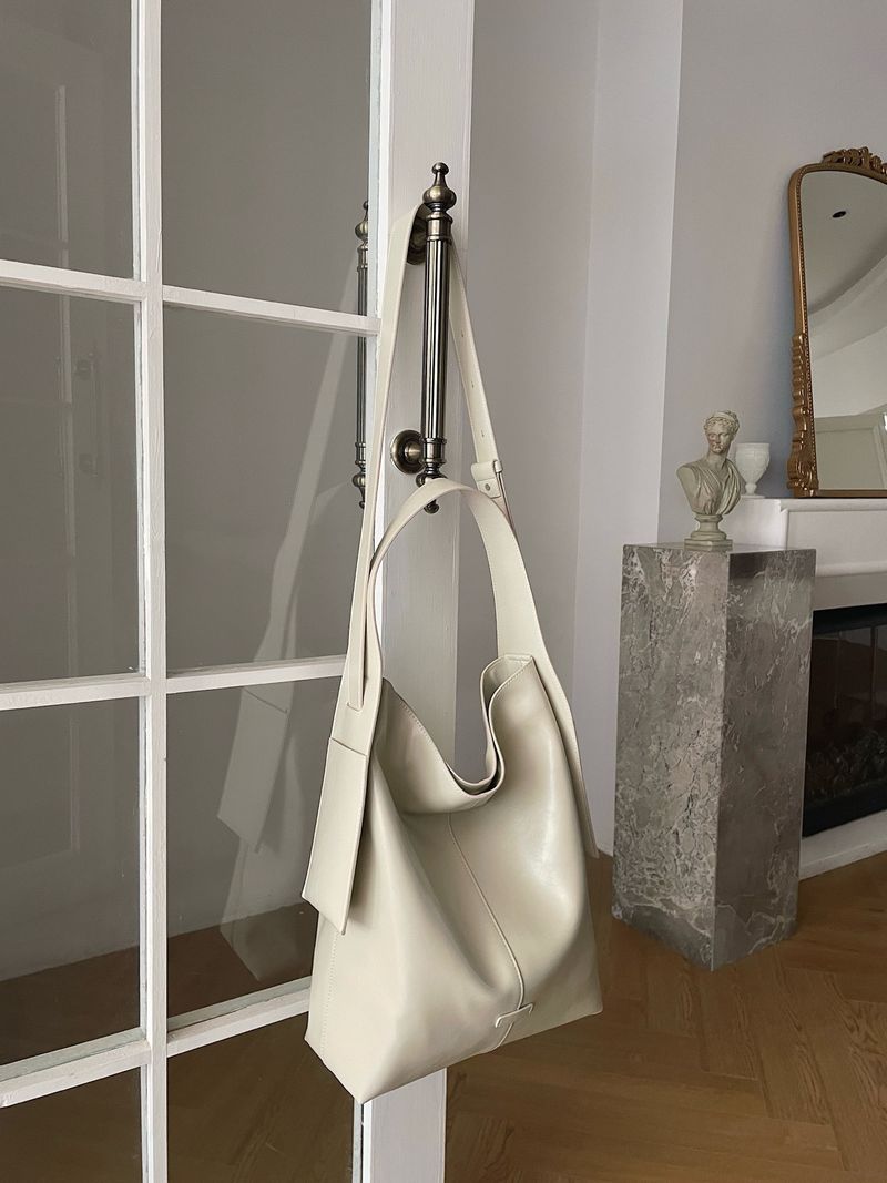 Borsa a secchiello e a tracolla da donna, primavera ed estate 2025_voghion.com