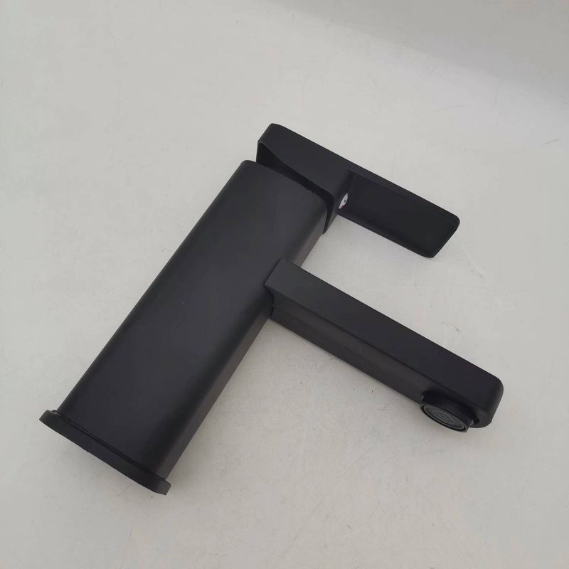 Manufacturer Wholesale Black Square Single Hole Basin Faucet Countertop Basin Bathroom Universal Hot And Cold Faucet_voghion.com