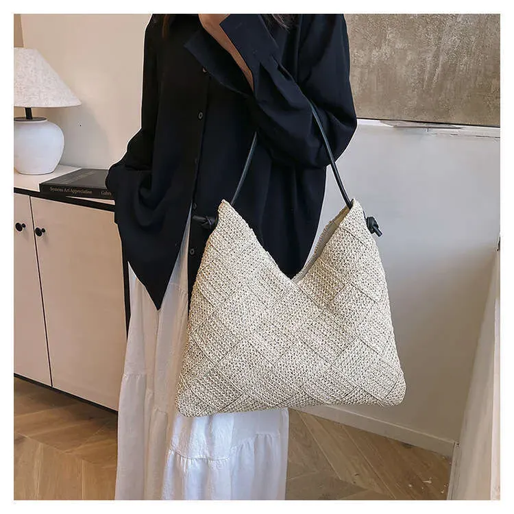 Casual Hollow Out Single Shoulder Cotton Woven New Lazy Style Handheld Straw Vacation Beach Women's Bag_voghion.com
