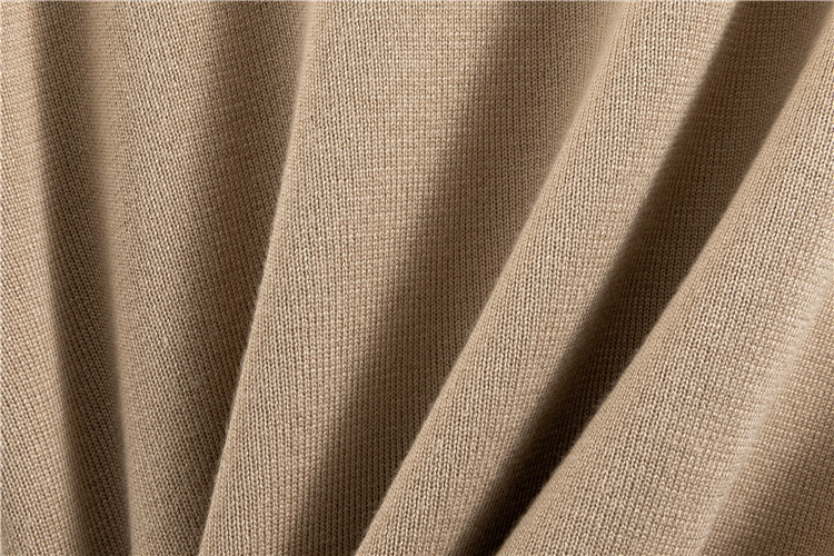Set di tre pantaloni a gamba larga con cardigan lavorato a maglia sottile da donna_voghion.com