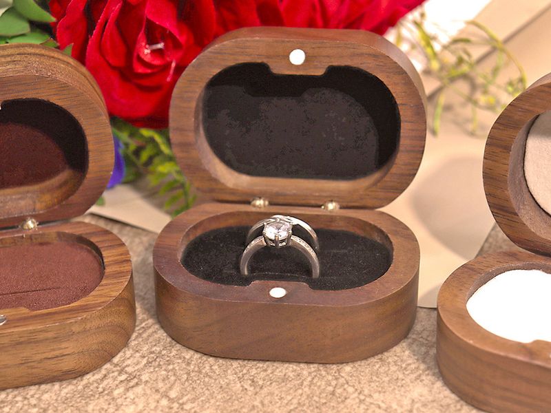 Vorschlag gravierte Holzring Lager Hochzeit Zeremonie Foto Requisiten geheime ultradünne unsichtbare Box_voghion.com