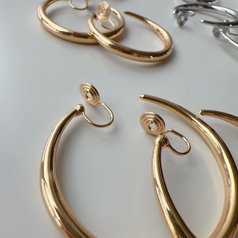 Cerchio grande classico e semplice per donna, stile vintage da pendolare, stile fresco ed elegante, cerchio minimalista con ago in argento_voghion.com