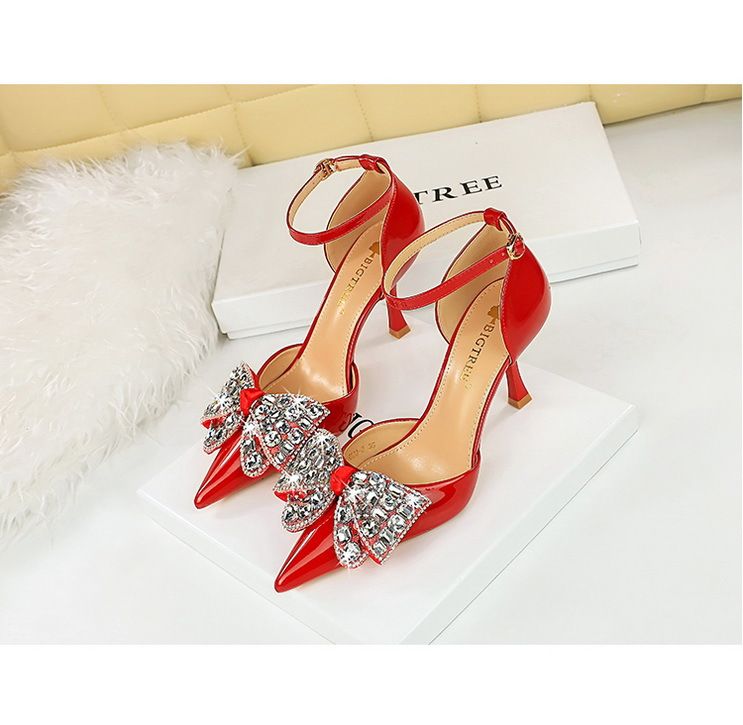 8323-H21 koreai divat bankett üreges magassarkú, sekély szájú hegyes víz gyémánt masniszíj, női szandál_voghion.com