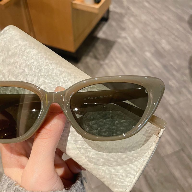 Green Same Style GM Cat Eye Small Frame Myopia For Women With Bare Skin, Thin Face, Anti UV Polarized_voghion.com