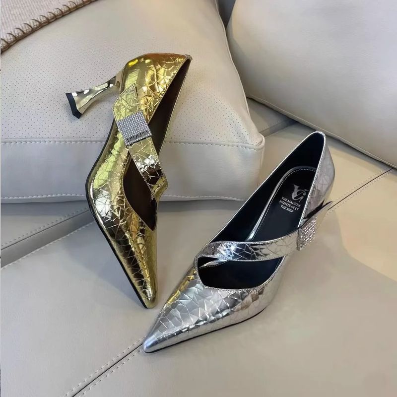 Grande elegante britannico a punta singolo per le donne nuovo stile temperamento con un pezzo unico moda tacco alto piccolo_voghion.com
