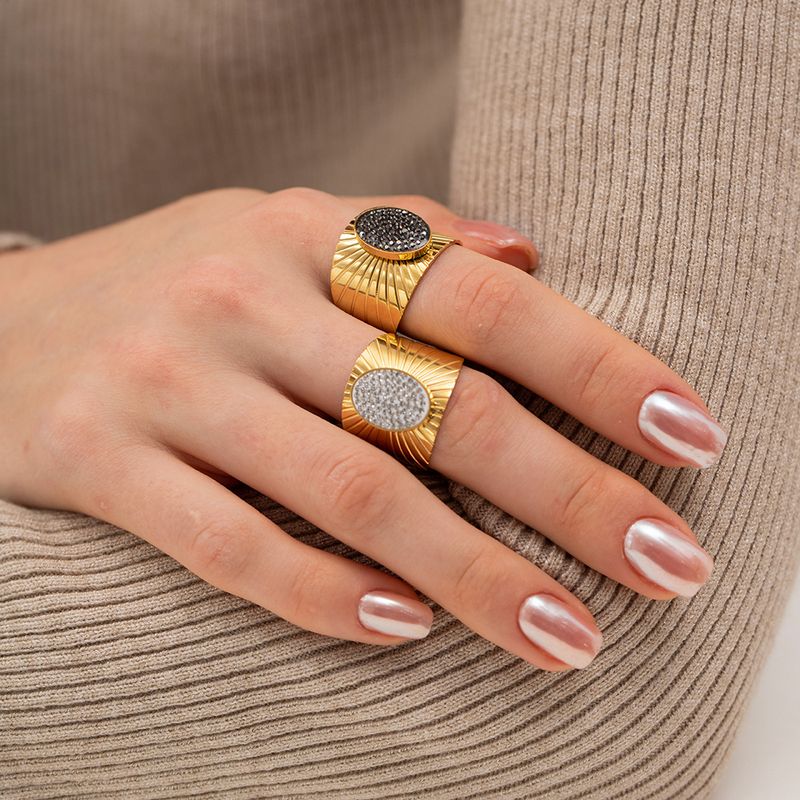 Trendy goldener radialer schwarzer Diamant-übertriebener Edelstahlring, vielseitiger Titanstahlschmuck für weibliche Internet-Prominente_voghion.com