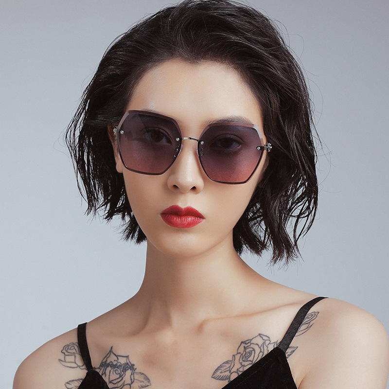 2022 Occhiali da sole polarizzati di nuova moda per le donne 6133 Occhiali da sole senza montatura con bordo tagliato Occhiali da sole da donna alla moda all'ingrosso_voghion.com