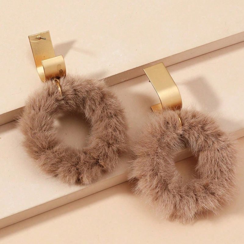 Orecchini audaci per donna: orecchini pendenti geometrici e a forma di cuore alla moda, stile retrò chic e moderno (14 stili unici)_voghion.com