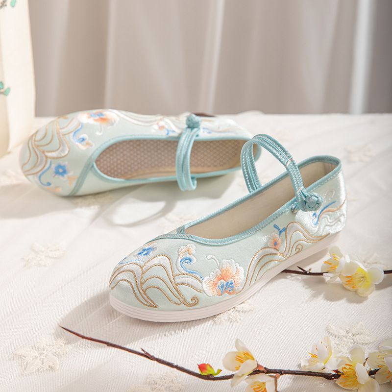 Damenschuhe Neue Hanfu-Schuhe für den Herbst Damenschuhe im antiken Stil mit Stickereien und flacher Sohle Antike Kostümschuhe mit Stickereien im Han-Element-Stil_voghion.com