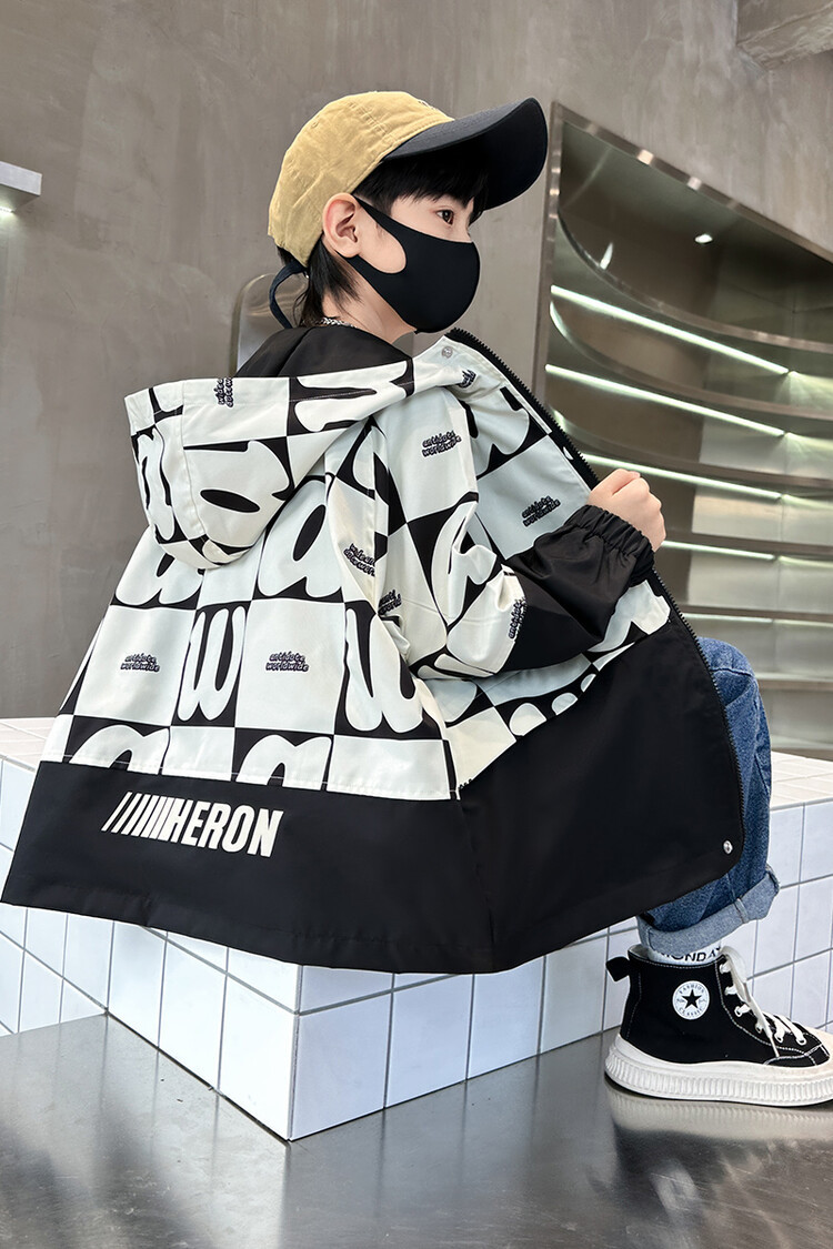 Boys' large plaid jacket 2023 Spring and Autumn new handsome hooded windbreaker, big children's explosive_voghion.com