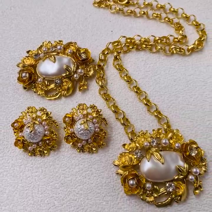 Set di fiori vintage intarsiati con pietre preziose in stile designer, oro genuino placcato, set di collane di fiori di perle intagliate tridimensionali di alta qualità_voghion.com