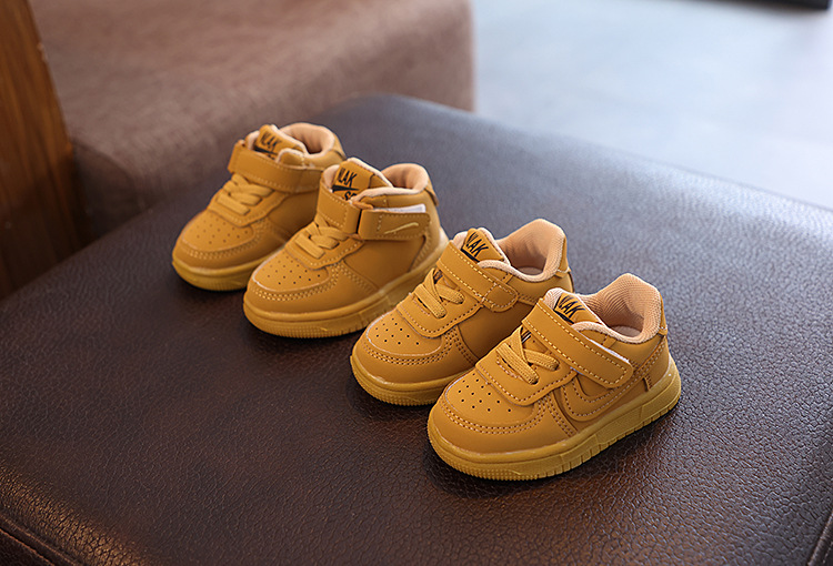 Girls' and Boys' 2024 Autumn New Board Soft Sole Small White Shoes Breathable Mid Top Velcro Casual Sports Shoe Trend_voghion.com