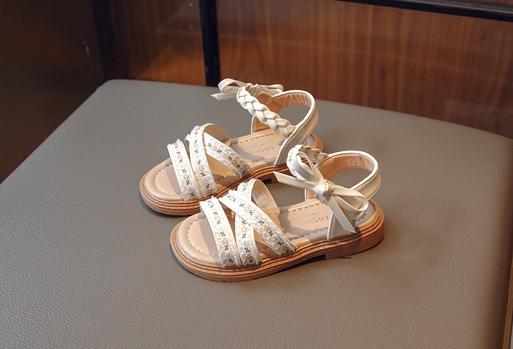 Sandali da ragazza 2024 Estate nuova principessa edizione coreana fiocco tendine di mucca scarpe da spiaggia per bambini con fondo piatto_voghion.com
