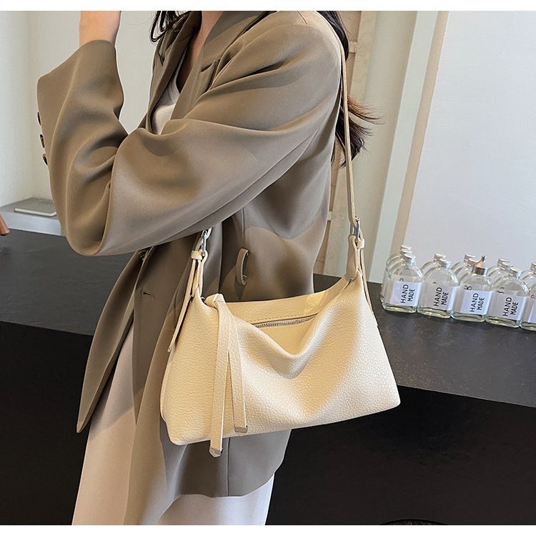 Sac fourre-tout de grande capacité pour femmes, sac à bandoulière simple minimaliste français, nouvelle collection 2024_voghion.com