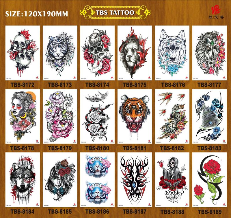 Piccolo fiore sul braccio, bellissimo tatuaggio impermeabile con totem animale geisha_voghion.com