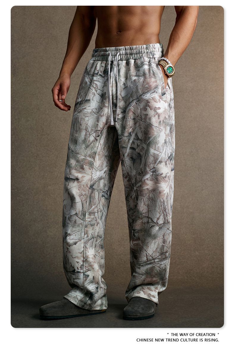 Ensemble deux pièces tendance pour homme, sweat-shirt camouflage en velours, streetwear, sweat à capuche et jogging en polaire camouflage – Tenue deux pièces tendance pour un confort hivernal_voghion.com