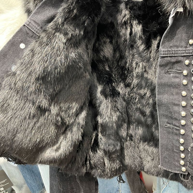 Damen-Parka mit Denim-Fellfutter, herausnehmbarem Kaninchenfellfutter und Fuchspelzkragen – Winterwärme in Hellblau und Schwarz_voghion.com