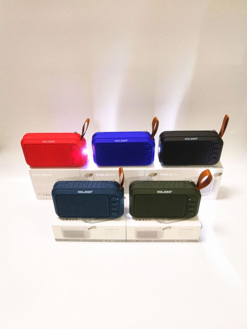 Nauja S26 belaidė „Bluetooth“ kolonėlė, lauko LED žibintuvėlis, įjungiamas žemųjų dažnių garsiakalbis, radijas, mažas mobilusis telefonas_voghion.com