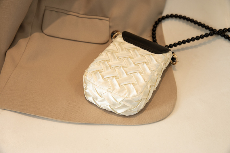 Borsa per cellulare Human Rose Donna 2023 New Design Sense Niche Ins Light Luxury Messenger Bag Live all'ingrosso_voghion.com