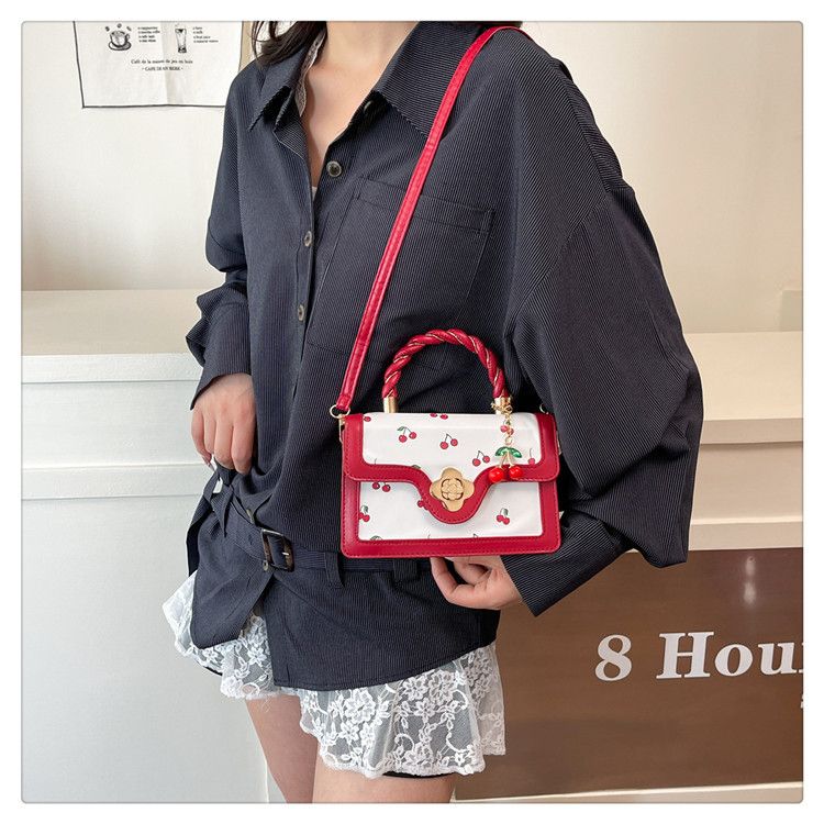 Borsa a mano alla moda, lussuosa e dolce, autunno 2024, nuova borsa a tracolla quadrata piccola, elegante e unica, dal design di nicchia._voghion.com
