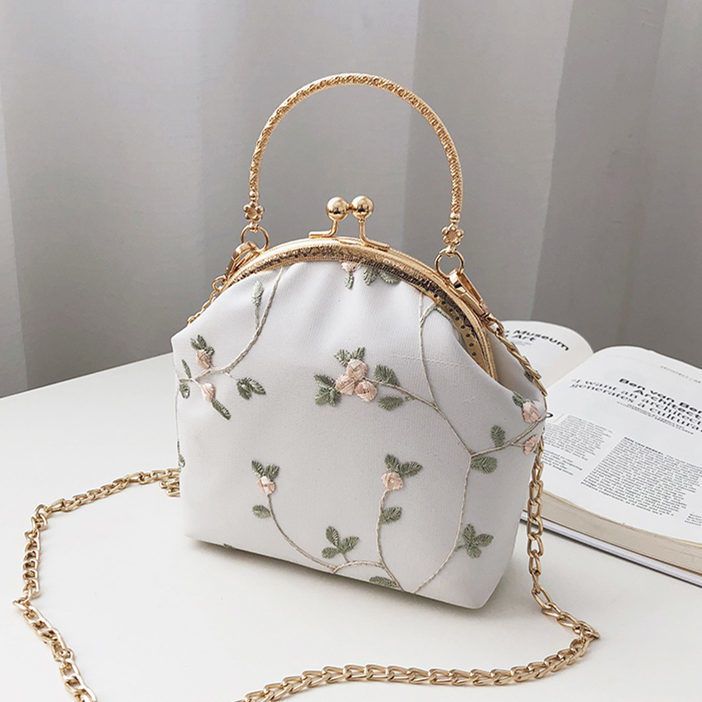 Pochette in pizzo per donna 2024 Nuova borsa Cheongsam abbinata in stile nazionale cinese Borsa a conchiglia fresca Piccola_voghion.com