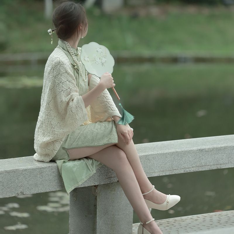 Primavera 2024 ed elegante nuovo Qipao avvolto con scialle per uno stile cinese minimalista per le giovani donne_voghion.com