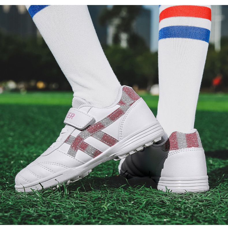 Large children's and middle-aged children's sports shoes, children's football training shoes_voghion.com