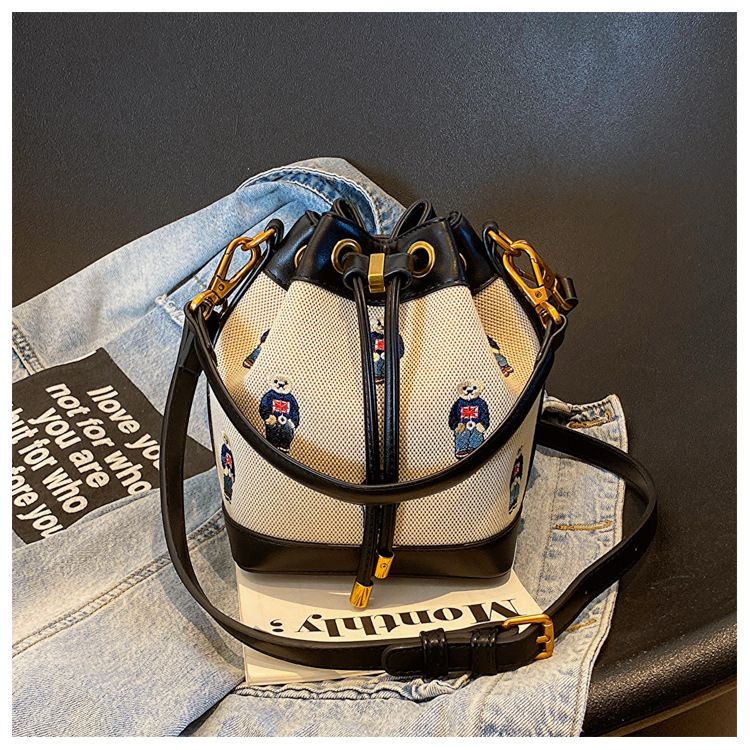 Borsa a tracolla alla moda in tela di alta qualità con ricamo in PU, borsa a secchiello a mano con orso carino, 2 cinghie, nuova borsa monospalla da donna_voghion.com