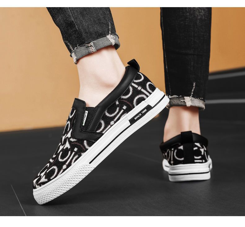 CMY One-pedal Men's Shoes 2025 New Summer Breathable Lazy Canvas Trendy Shoes Versatile Sports And Leisure Cloth Shoes_voghion.com