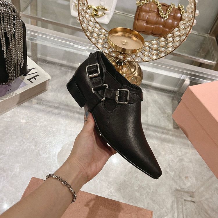 Hochwertige Schuhe mit Schnalle und mittlerem Absatz, Herbst 2024, neues Leder, spitzes Temperament, vielseitige Schuhe im britischen Stil_voghion.com