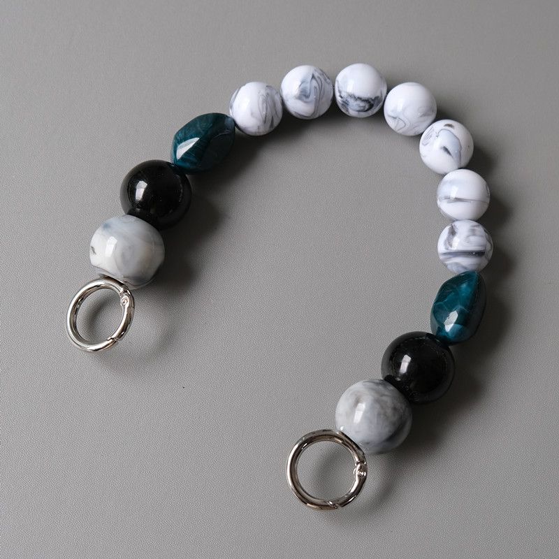 Modische, persönlichkeitsstarke, handgefertigte Farbblock-Harztasche mit Perlen und Handkette aus Acrylperlen_voghion.com