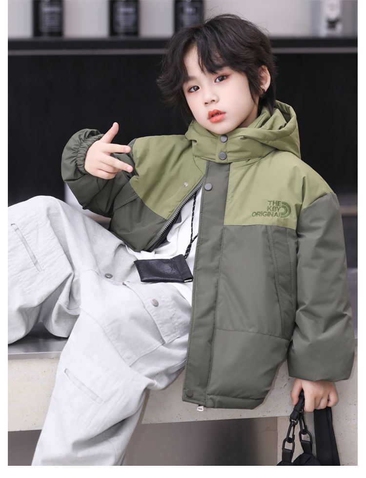Winddichte Kinderjacke mit Fleecefutter und Kapuze, Outdoor-Sportmantel für Jungen und Mädchen (Schwarz/Lavendel/Armeegrün/Braun/Rot), 120–160 cm_voghion.com