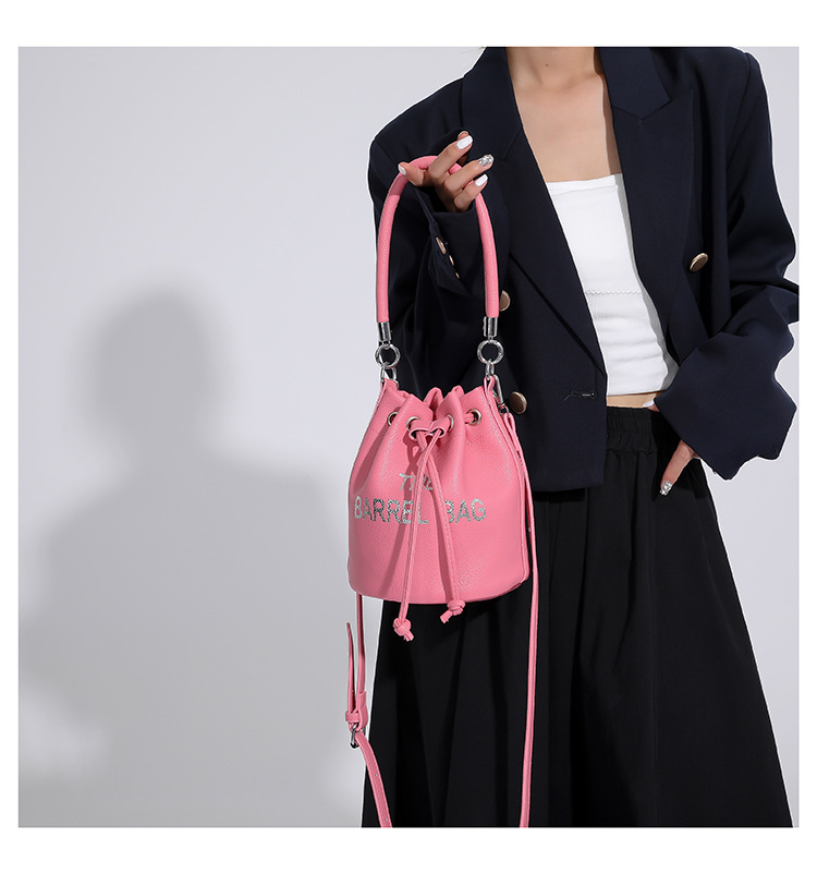 2023 Lente/Zomer Nieuwe Mode Emmer Tas Met Trekkoord Casual Handheld Crossbody Damestas_voghion.com