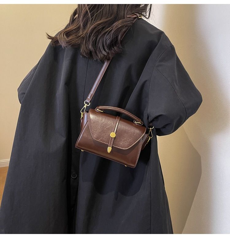 Faionable Retro Women's Crossbody Bag Handbag Soft PU Leather Magnetic Bule Closure Small Square Bag For Casual Ocns_voghion.com