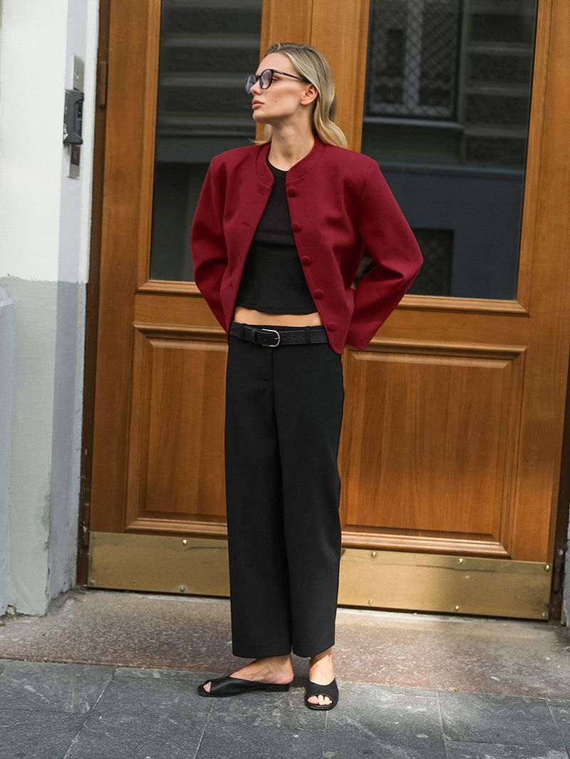 2026 Spring New Red Round Neck Small Blazer For Women Versatile Fashionable Elegant Jacket_voghion.com