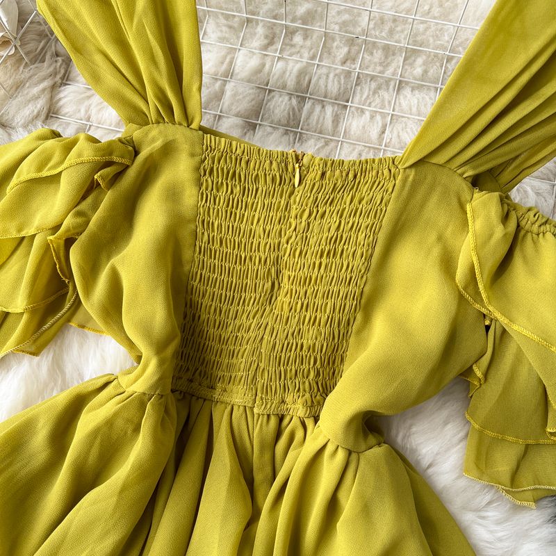 Vêtements pour femmes Costume de vacances pour femmes 2023 nouvelle chemise en mousseline de soie à bretelles à épaules dénudées à volants et pantalon large plissé drapé_voghion.com