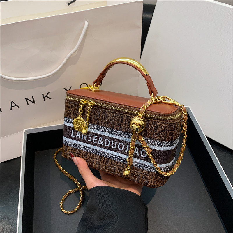 Hochwertige und Nischen-Designer-Box mit Aufdruck für Damen 2024 Neue Pendlertasche mit einer Schulter und kleiner quadratischer Umhängetasche_voghion.com
