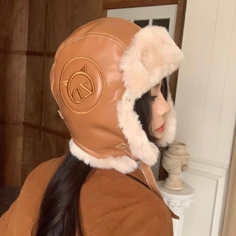 Lei Feng femminile, spessa e calda pelle PU peluche sci all'aperto, cappello volante con protezione per le orecchie fredde, maschio alla moda_voghion.com
