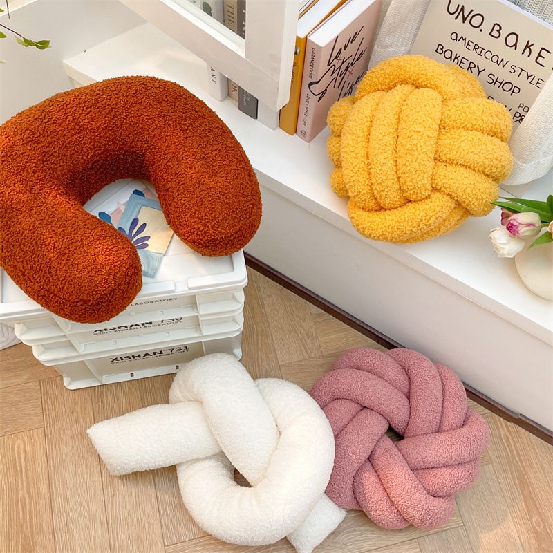 Cuscino per divano a forma di cuscino in velluto Teddy_voghion.com