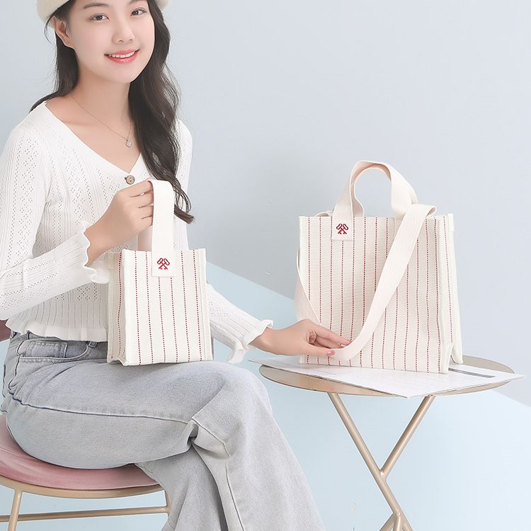 Beige Red Stripe Series Mini-Schultertasche für den Freizeitausflug, wasserdichte Beschichtung für Damen_voghion.com