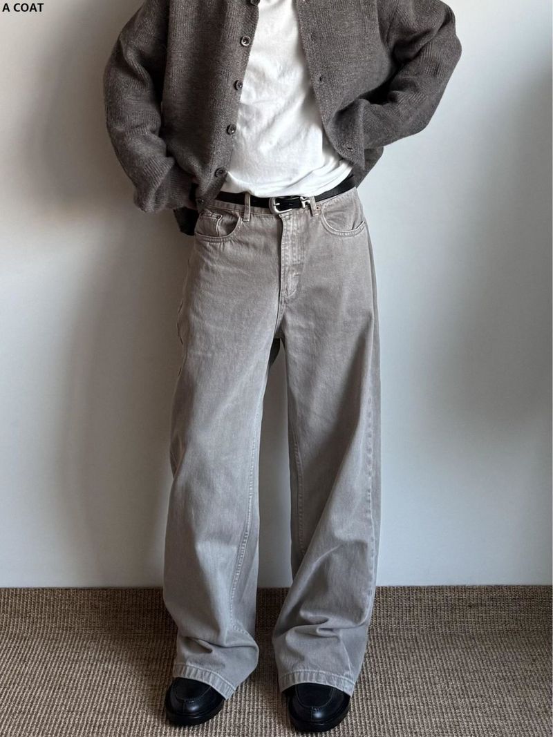 Jeans da uomo a gamba dritta, color avena, effetto invecchiato e leggermente svasati - Pantaloni casual in denim vintage a trapezio per l'estate_voghion.com