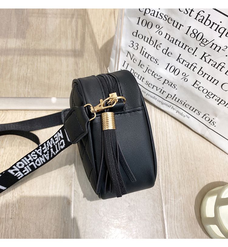 Borsa da donna con tracolla trapuntata, tracolla con lettera, paillettes e frange (elegante borsa a tracolla con chiusura a zip)_voghion.com