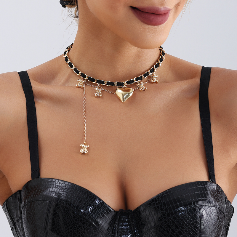 Ciondolo a forma di orso in flanella avvolto, collana dell'amore, collana con catena per clavicola con frange a vento freddo, da donna_voghion.com