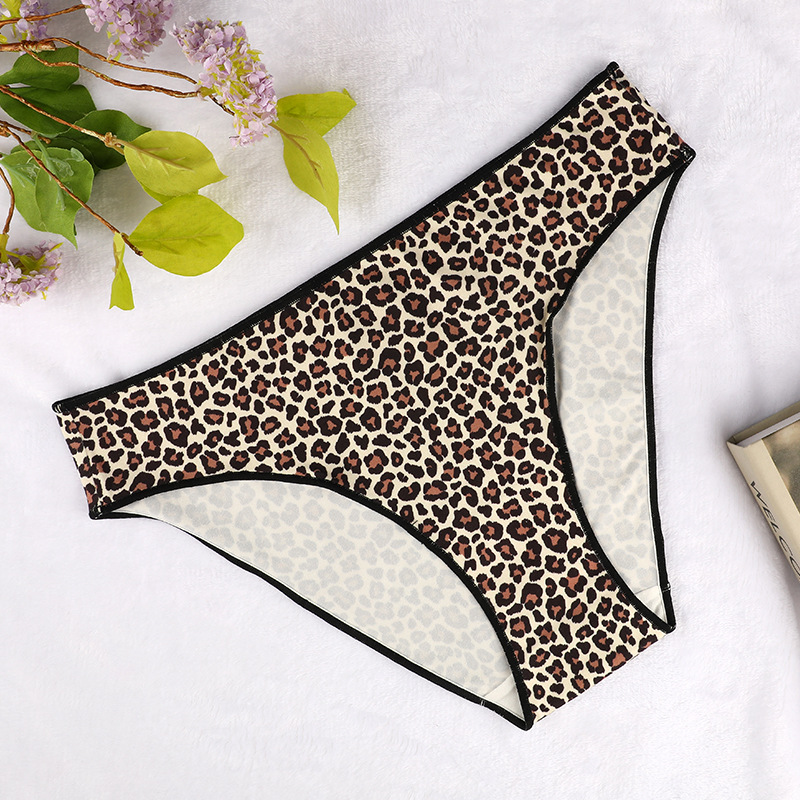 2025d New Women's Leopard Print Cotton Breathable Triangle Panties Sexy Thong T-back_voghion.com