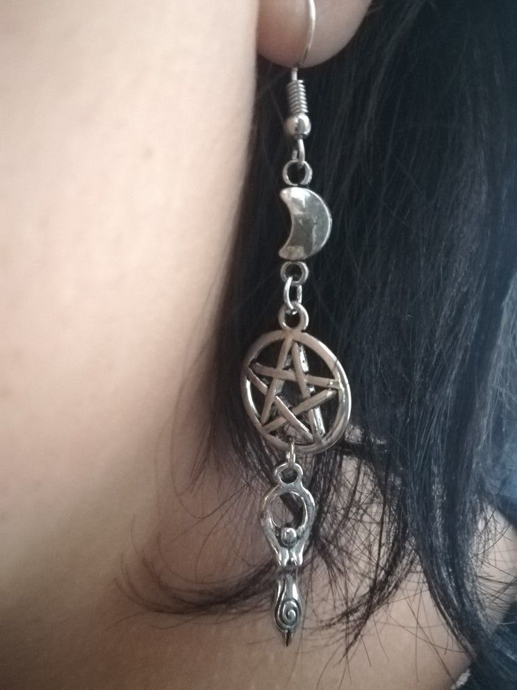 Earrings popular goddess moon pentagram earrings ear hooks retro fashion accessories earrings_voghion.com